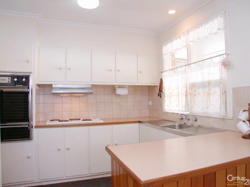 15 Blackwood Crescent, Morphett Vale SA 5162
