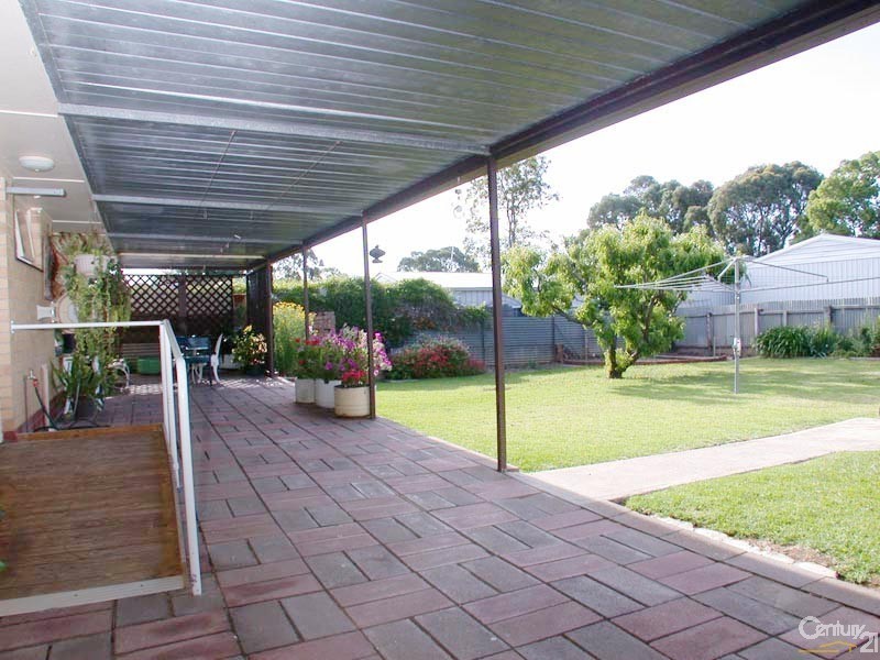 15 Blackwood Crescent, Morphett Vale SA 5162