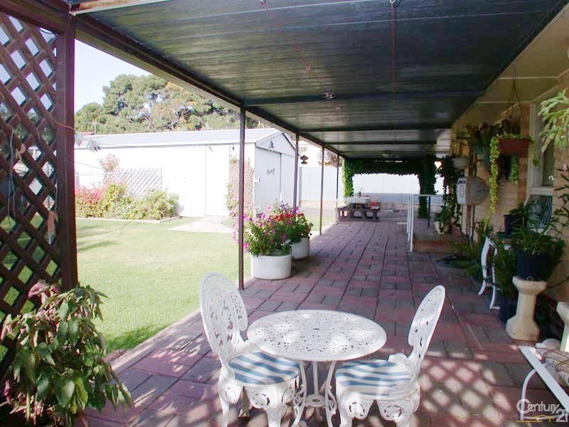 15 Blackwood Crescent, Morphett Vale SA 5162