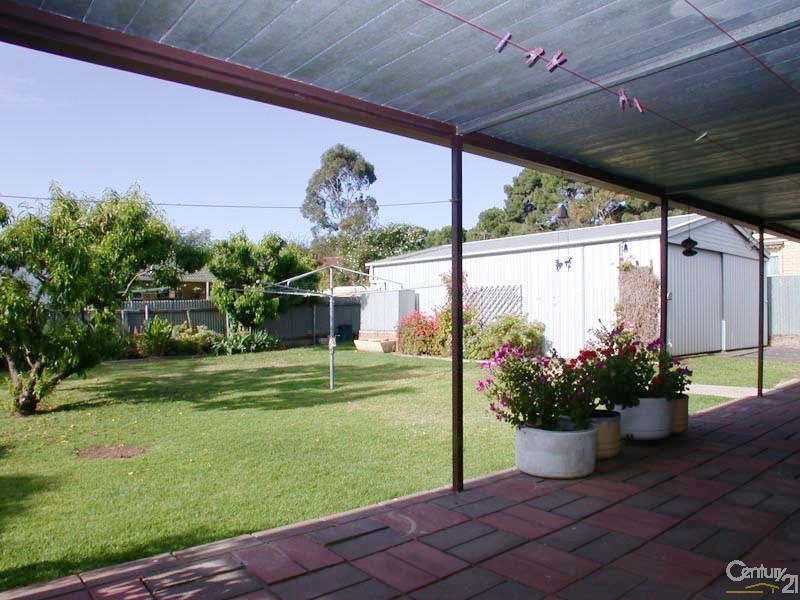 15 Blackwood Crescent, Morphett Vale SA 5162