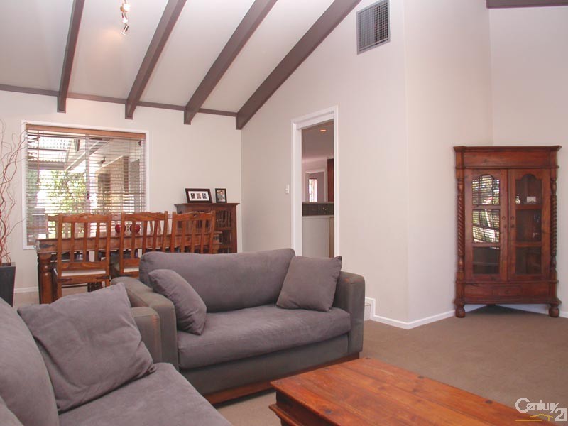 6 St Martins Court, Woodcroft SA 5162