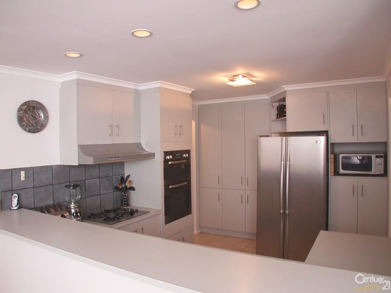 6 St Martins Court, Woodcroft SA 5162