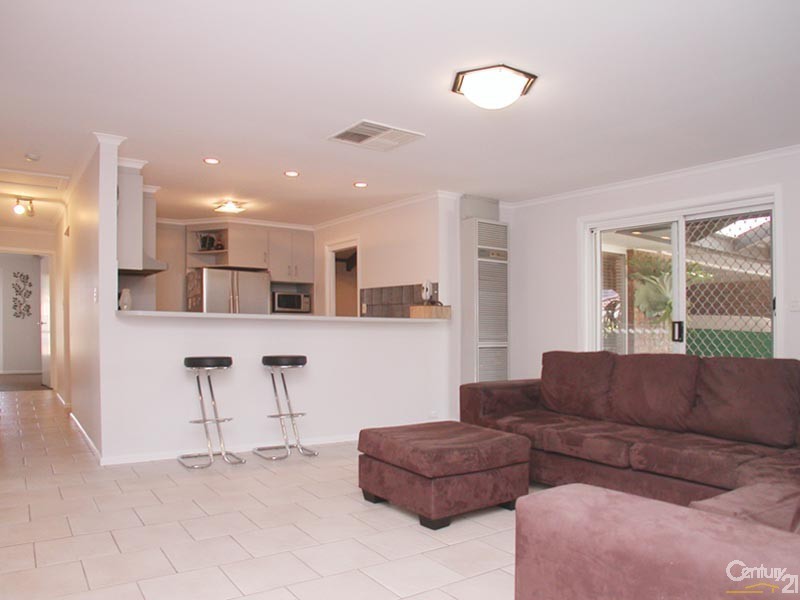 6 St Martins Court, Woodcroft SA 5162