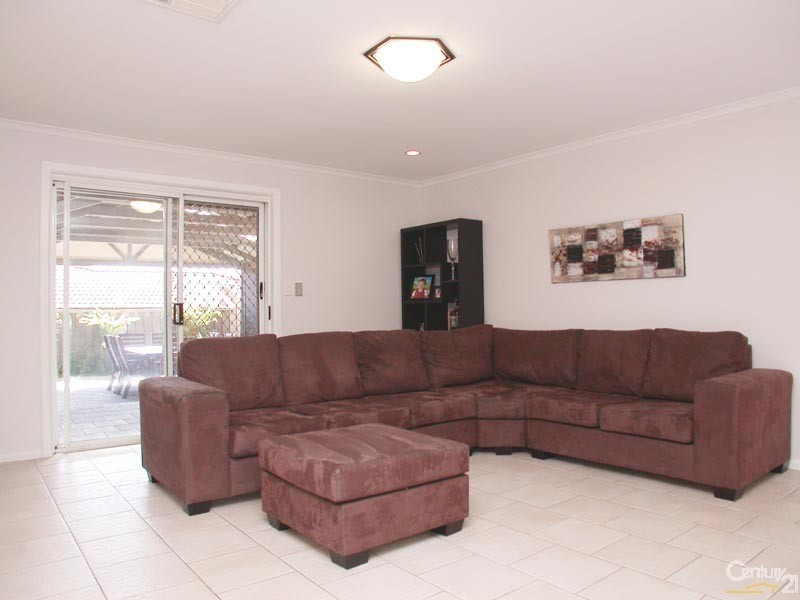 6 St Martins Court, Woodcroft SA 5162