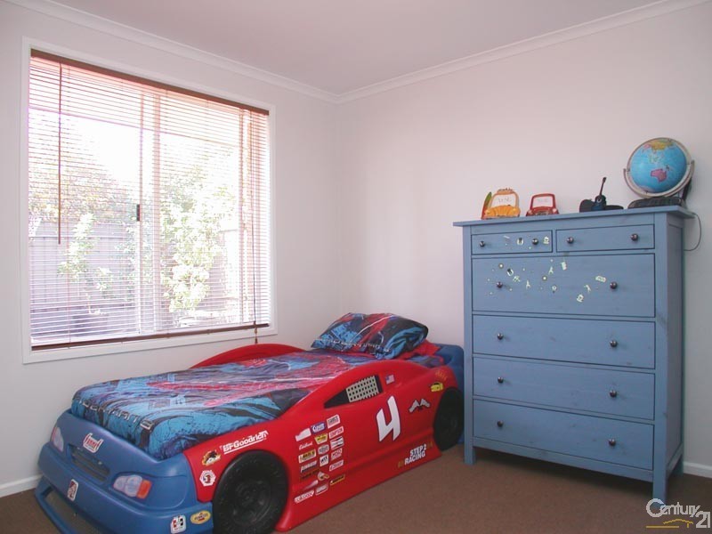 6 St Martins Court, Woodcroft SA 5162