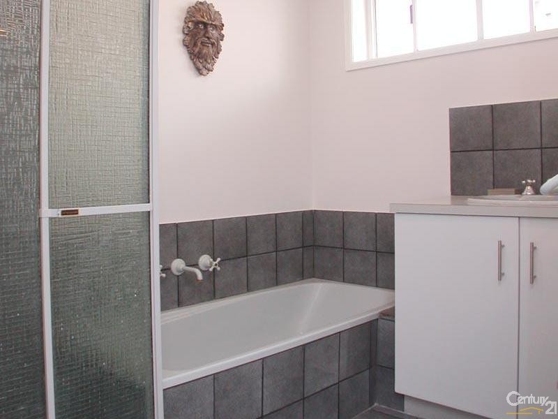 6 St Martins Court, Woodcroft SA 5162