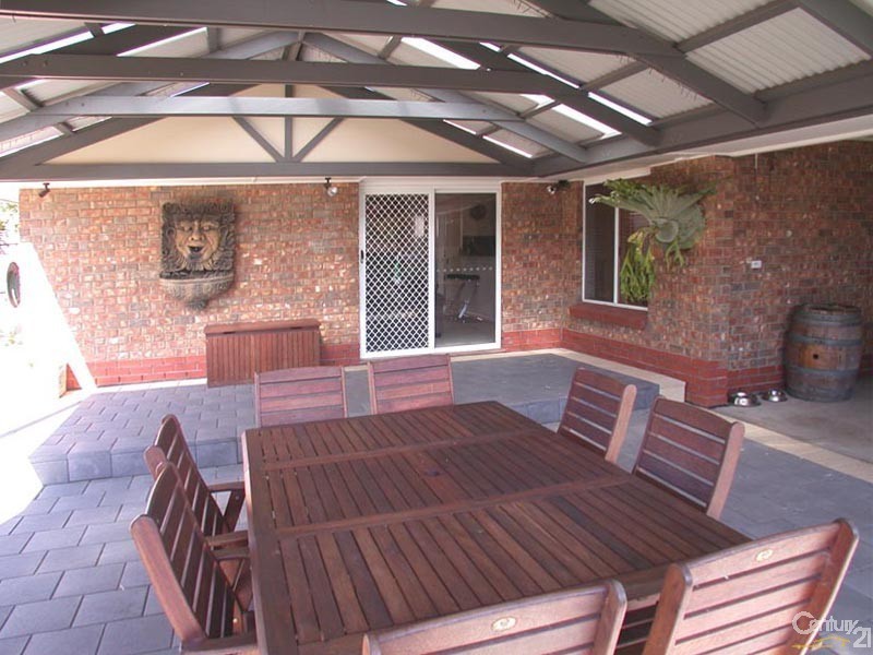 6 St Martins Court, Woodcroft SA 5162