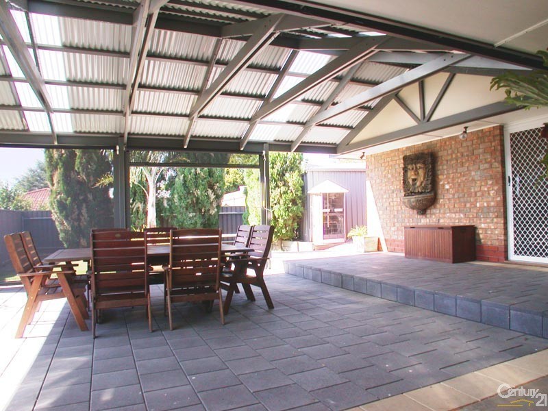 6 St Martins Court, Woodcroft SA 5162