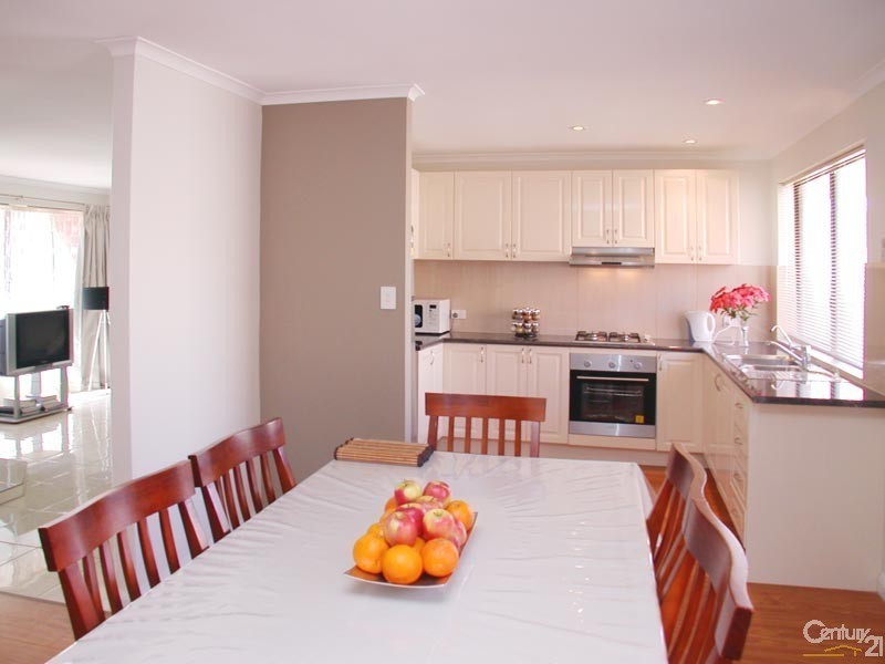 22 Troutbeck Crescent, Huntfield Heights SA 5163