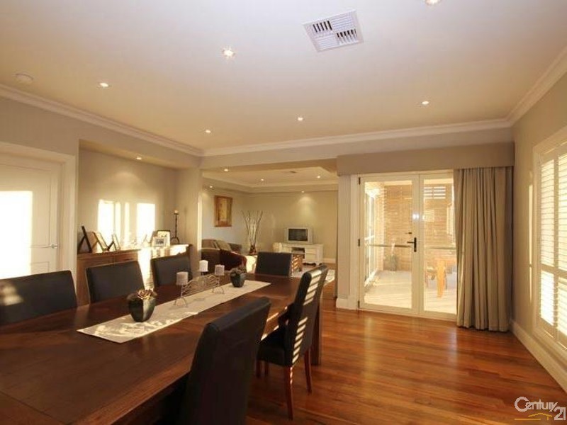 5 Connemara Way, Woodcroft SA 5162