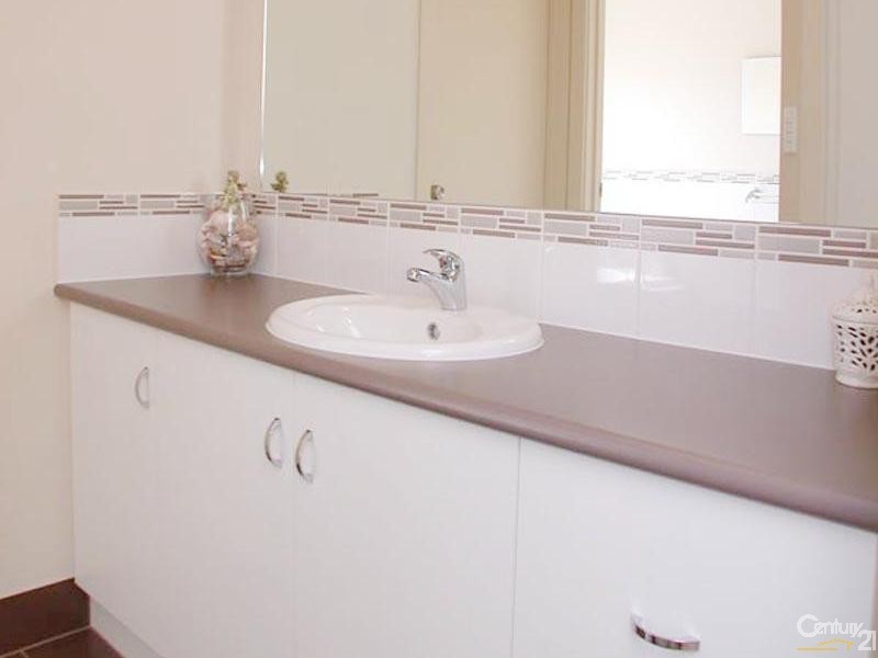 16 Stern Road, Seaford Meadows SA 5169