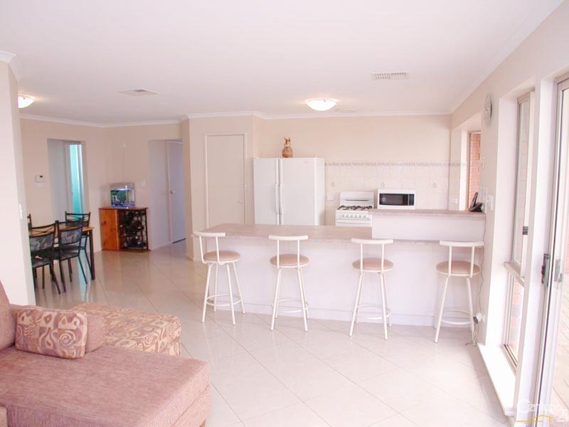 25 Hazeltine Drive, Seaford Rise SA 5169