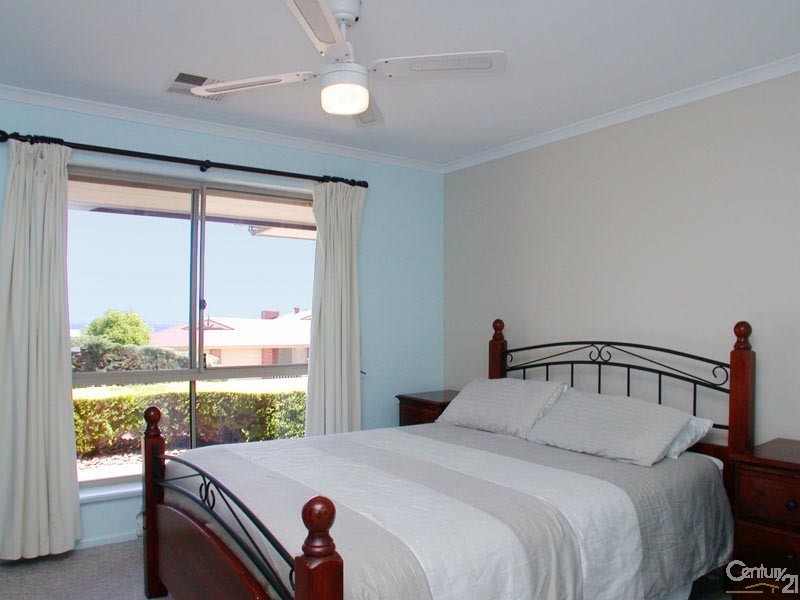 25 Hazeltine Drive, Seaford Rise SA 5169