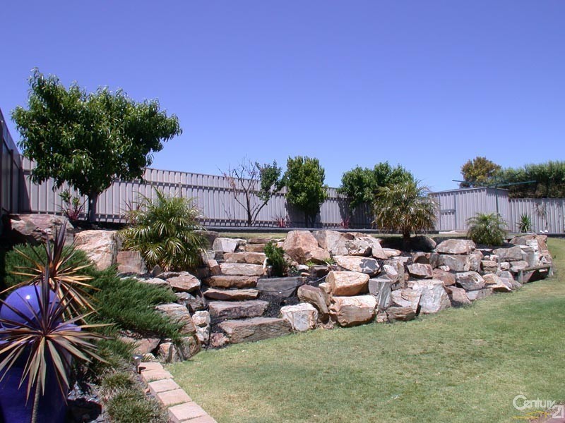 25 Hazeltine Drive, Seaford Rise SA 5169