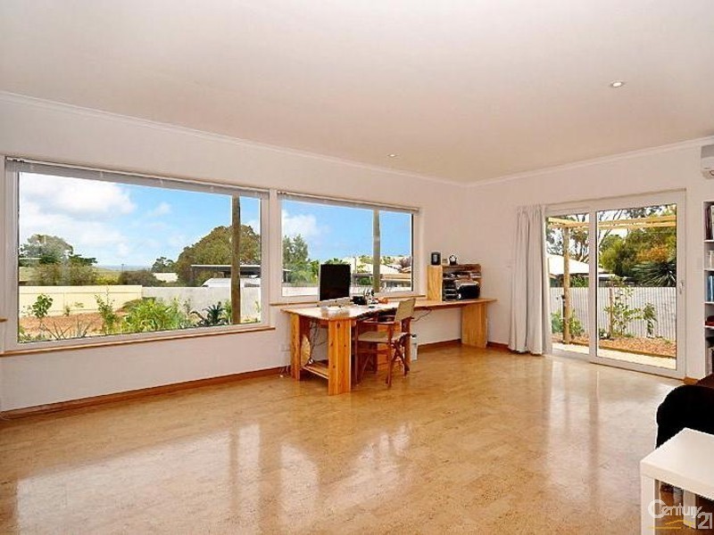 17 Seabreeze Crescent, Maslin Beach SA 5170