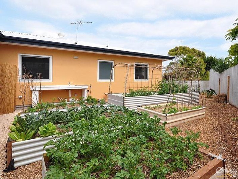 17 Seabreeze Crescent, Maslin Beach SA 5170