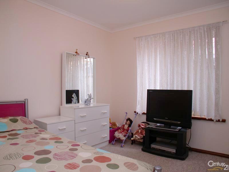 17 Sea Eagle Crescent, Seaford Rise SA 5169
