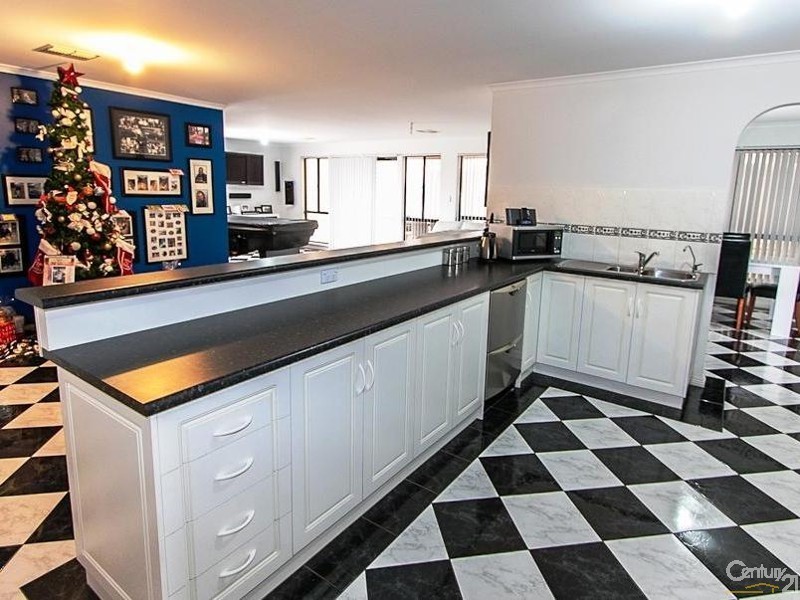 10 Henley Circuit, Seaford Rise SA 5169