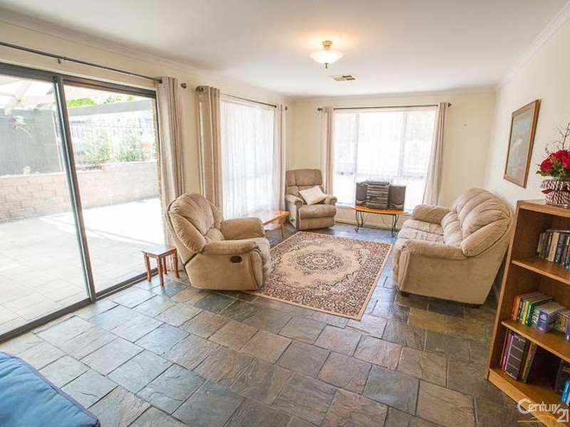 10 Darwendale Street, Huntfield Heights SA 5163