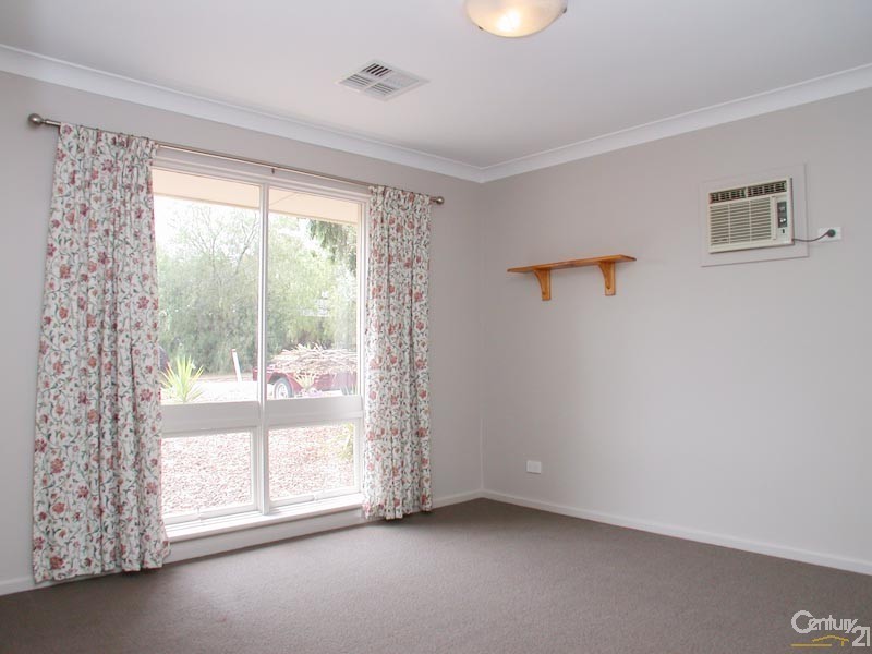 10 Liza Road, Happy Valley SA 5159