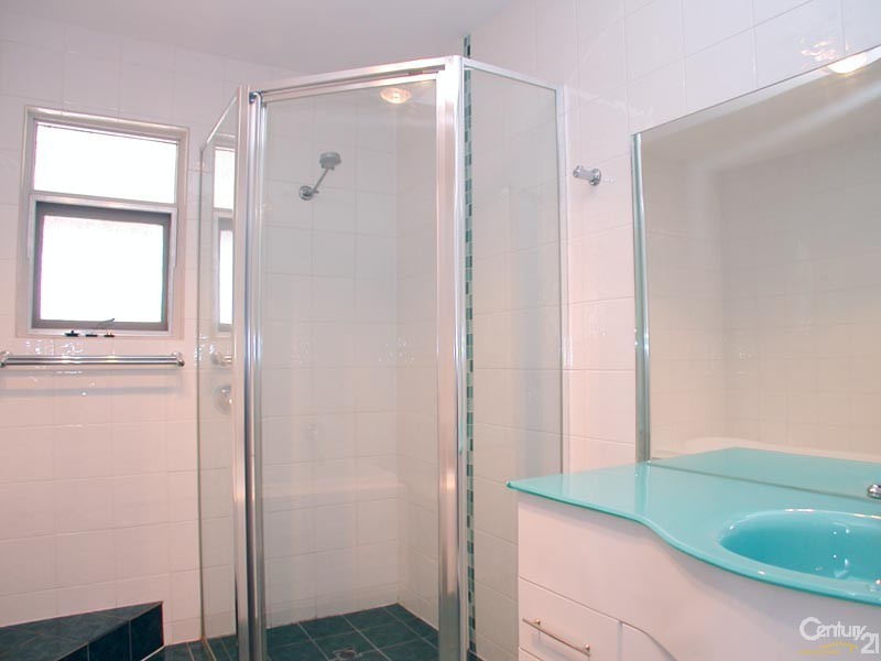 10 Liza Road, Happy Valley SA 5159