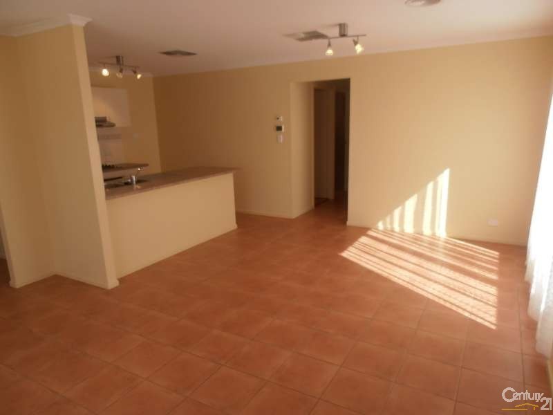 8 Hartland Avenue, Christie Downs SA 5164