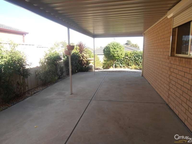 8 Hartland Avenue, Christie Downs SA 5164