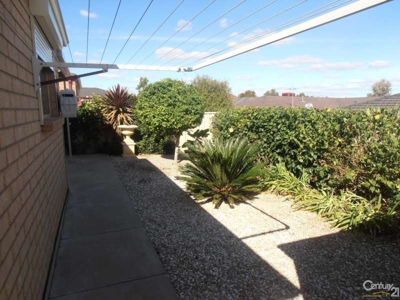 8 Hartland Avenue, Christie Downs SA 5164