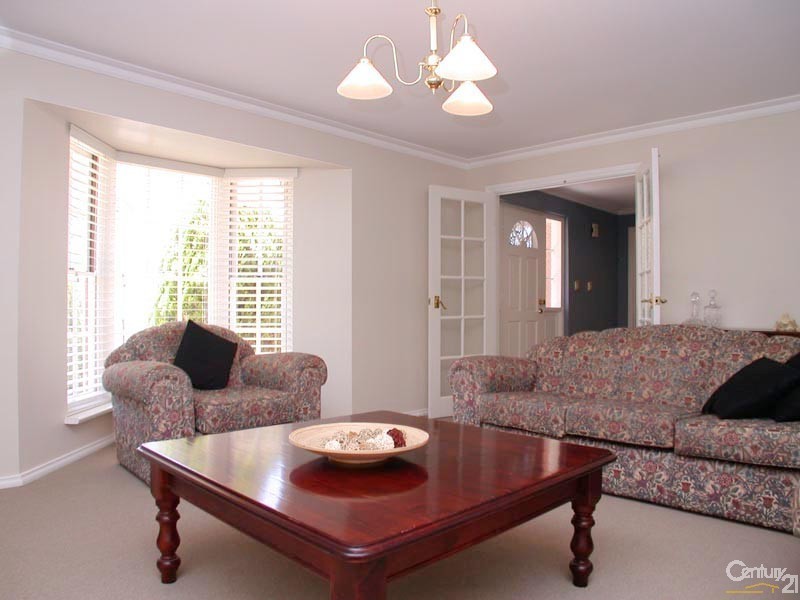 5 Skylark Close, Flagstaff Hill SA 5159