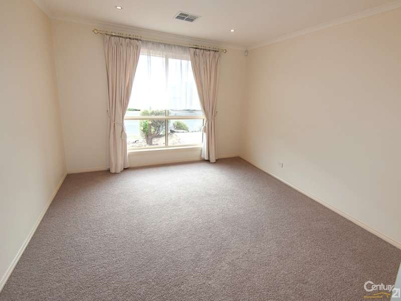 166 Grand Boulevard, Seaford Rise SA 5169