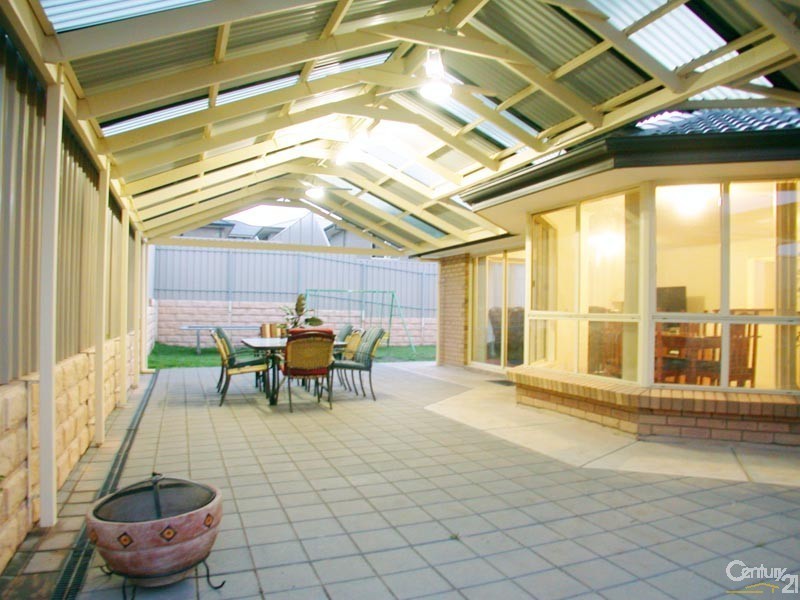 18 Edithburgh Avenue, Seaford Rise SA 5169