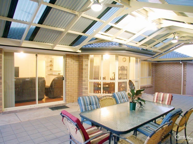 18 Edithburgh Avenue, Seaford Rise SA 5169