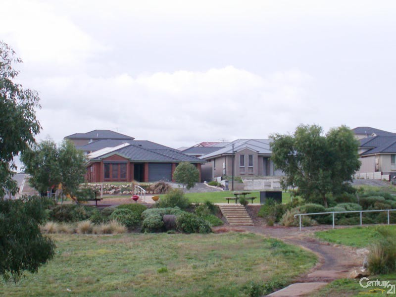 18 Edithburgh Avenue, Seaford Rise SA 5169