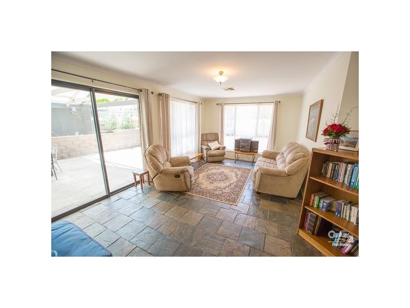 10 Darwendale Street, Huntfield Heights SA 5163