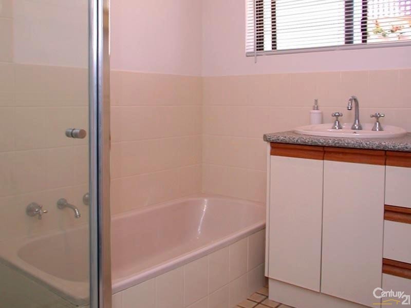 2 Leawarra Avenue, Seaford SA 5169