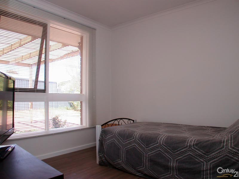 2 Leawarra Avenue, Seaford SA 5169