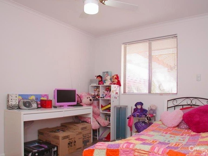 2 Leawarra Avenue, Seaford SA 5169