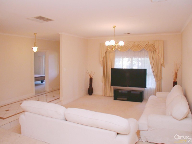 2 Stilton Walk, Happy Valley SA 5159