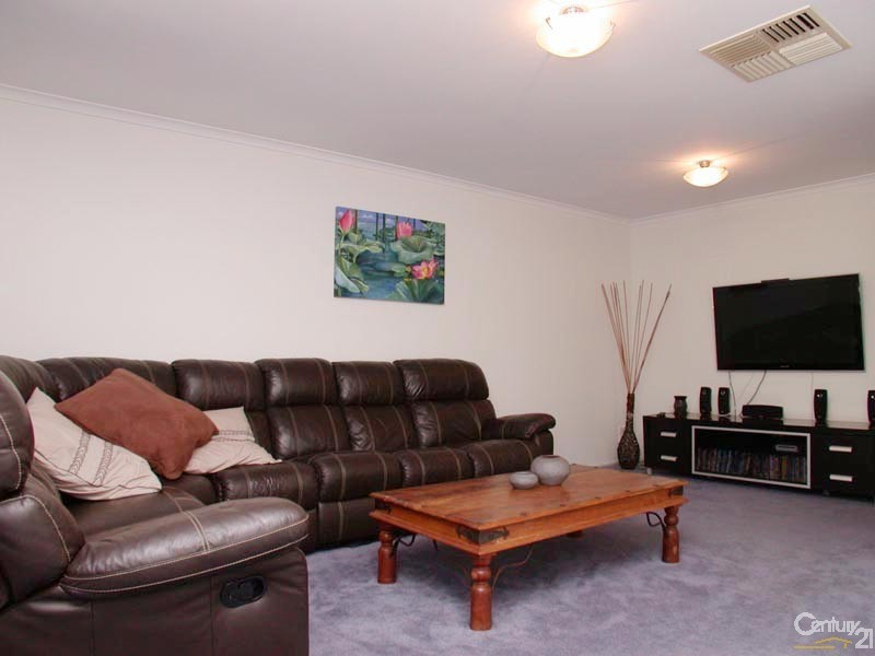 2 Penneys Rise, Onkaparinga Hills SA 5163