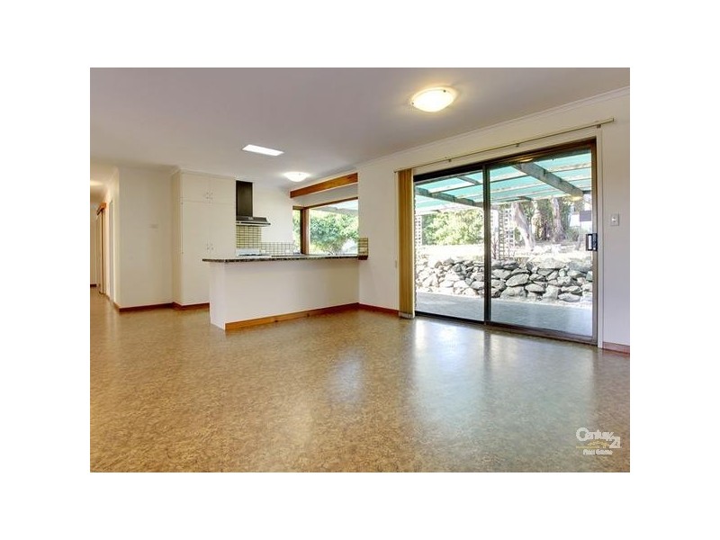 19 Sunnymeade Drive, Aberfoyle Park SA 5159