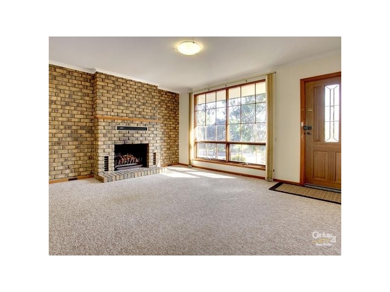 19 Sunnymeade Drive, Aberfoyle Park SA 5159