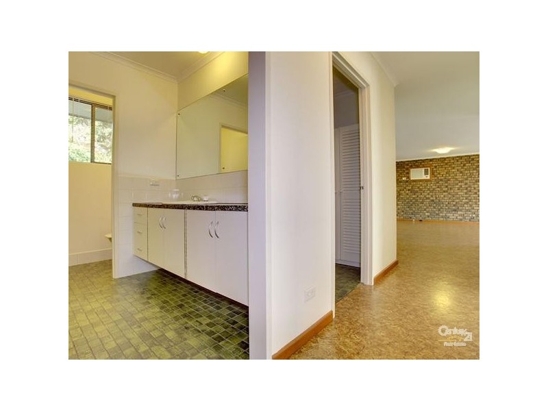 19 Sunnymeade Drive, Aberfoyle Park SA 5159