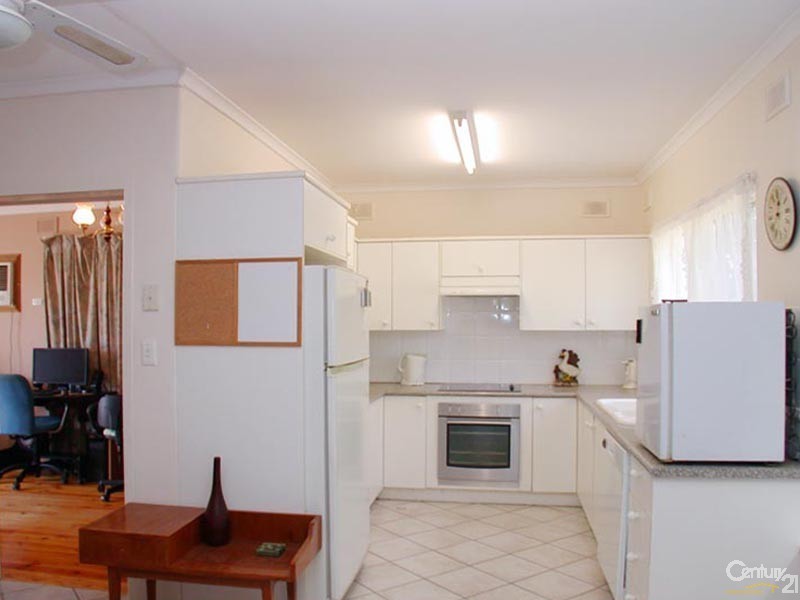 6 Barcelona Drive, Happy Valley SA 5159