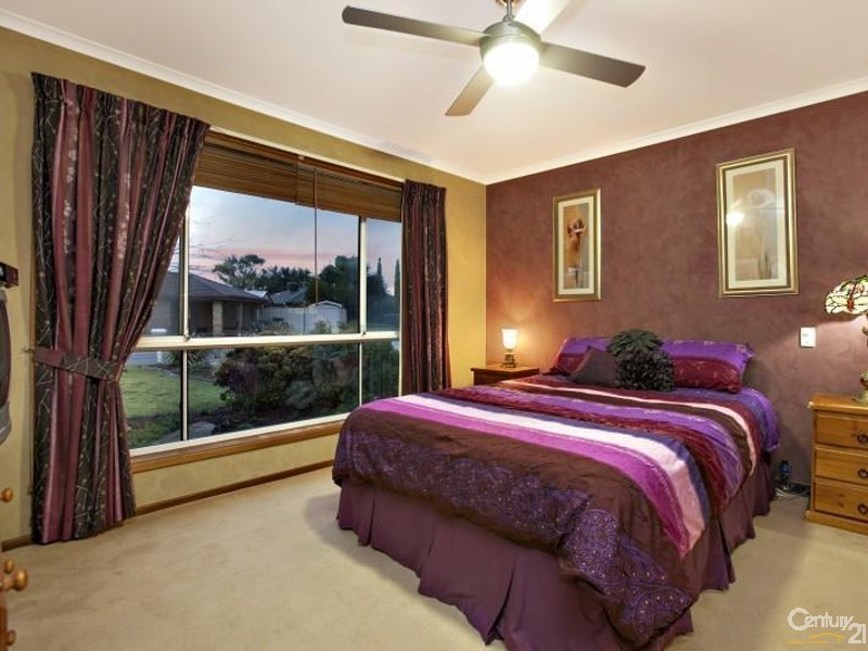 8 Petrel Close, Seaford Rise SA 5169