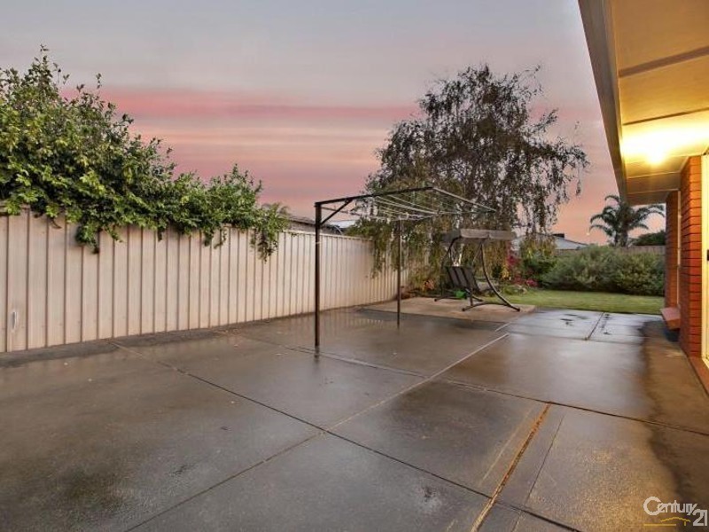 8 Petrel Close, Seaford Rise SA 5169