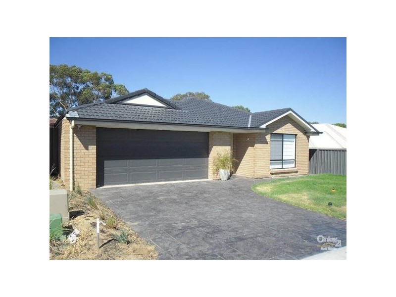 3 Lance Ave, Hackham SA 5163
