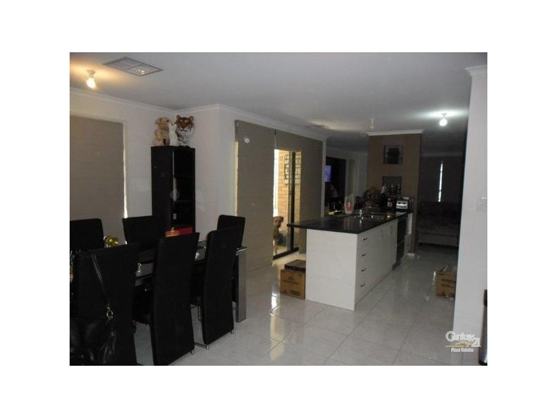 3 Lance Ave, Hackham SA 5163