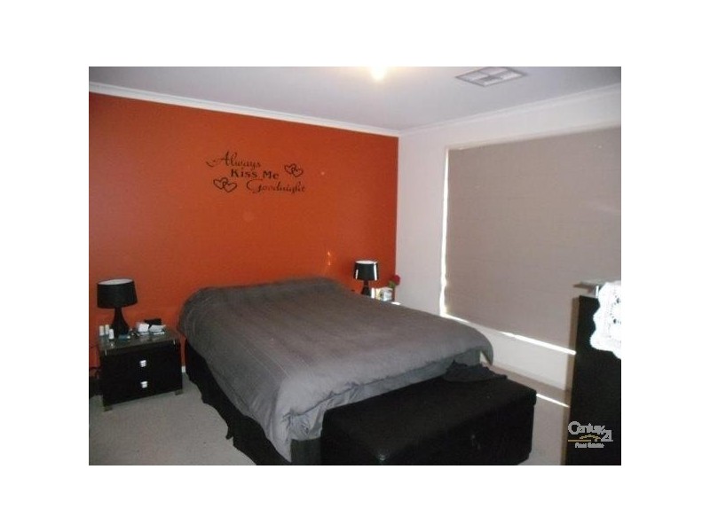 3 Lance Ave, Hackham SA 5163