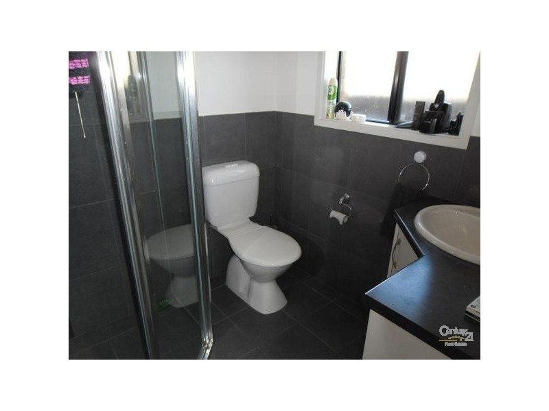 3 Lance Ave, Hackham SA 5163