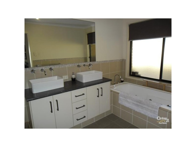 10 Lighthouse Terrace, Seaford Meadows SA 5169